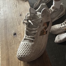 New Balance Mens Beige Low Top Athletic Sneak...