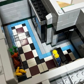LEGO Creator Expert Modular Buildings Green Grocer 10185 In 2008 Used