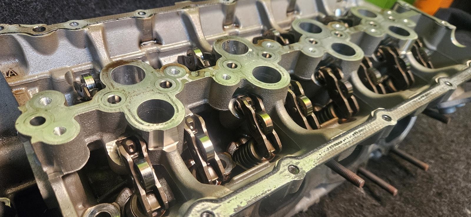 AUDI BENTLEY LAMBO PORSC LEFT ENGINE CYLINDER HEAD 0P2103403D OEM 38K Miles