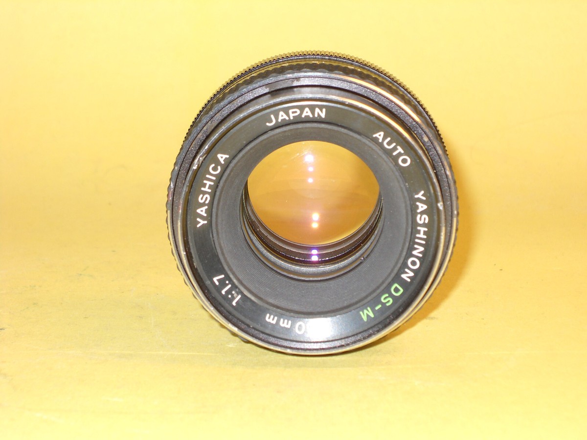 Yashica AUTO YASHINON DS-M 1:1.7 50mm lens in very good Yashica AUTO YASHINON DS-M 1:1.7 50mm lens in very good