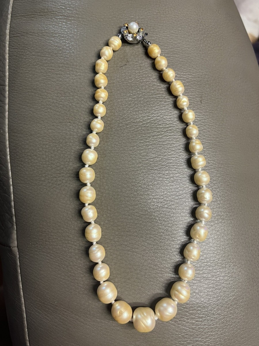 ★関税込★VINTAGE HOLLYWOOD★Petit Fruit Pearl Necklace★ Vintage Carol Lee Carolee Faux Pearl Necklace Box Clasp