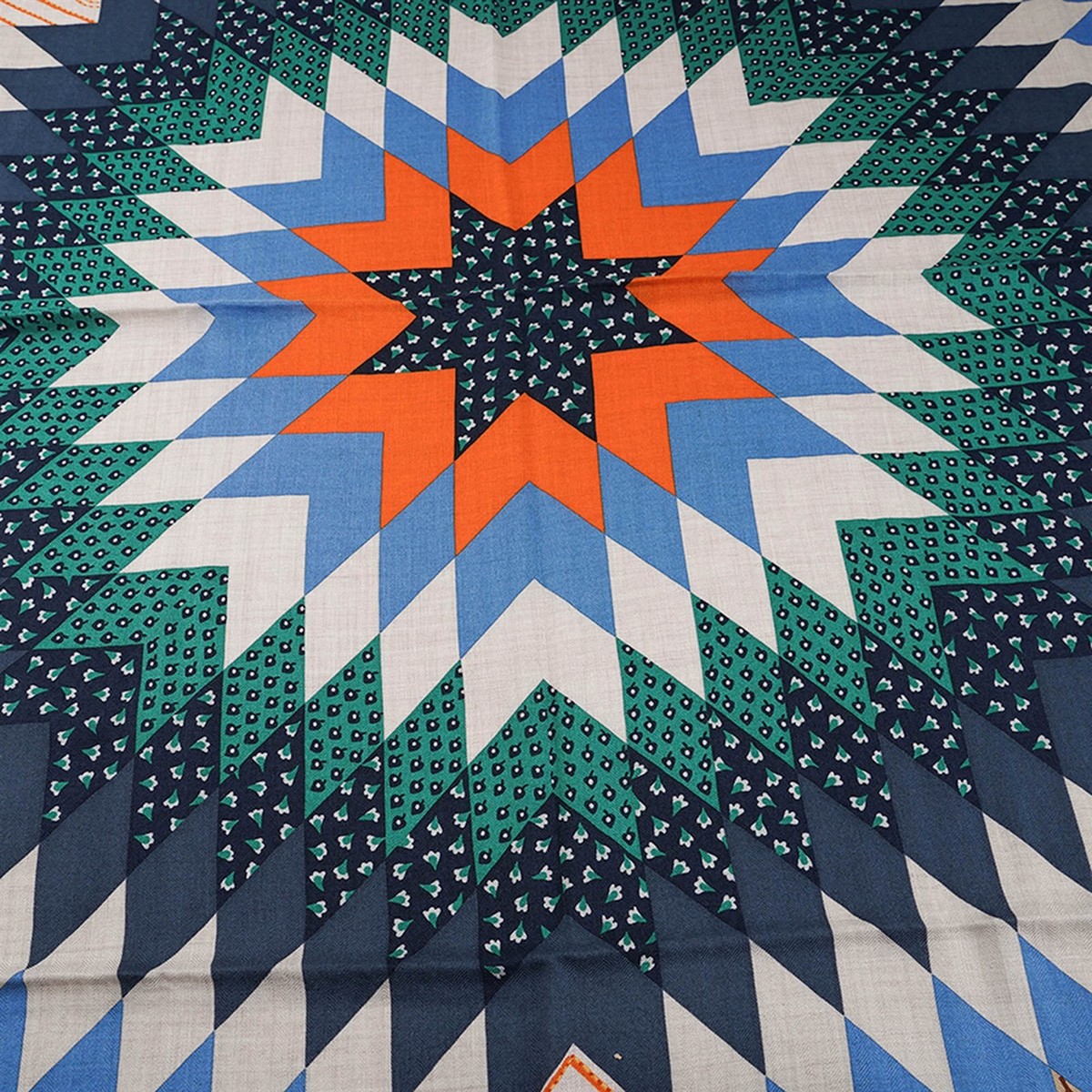 Hermes Shawl American Quilts Noisette Naturel and Vert Cashmere