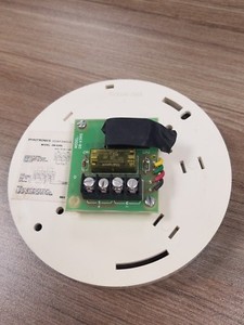 GUARANTEED TO WORK - LOT OF 10 Siemens Db-X3RS Smoke Detector Relay Base 