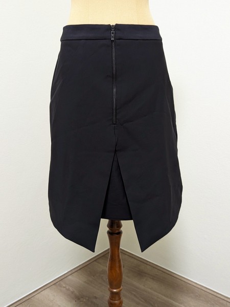 CUE Size 8 Black Front Zip Asymmetrical Knee Length Formal Skirt