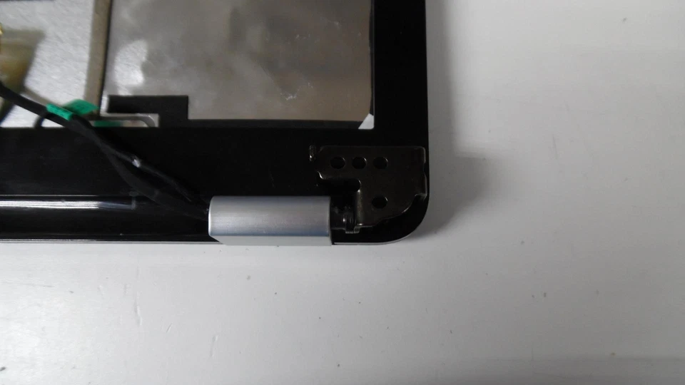 ZYE3AAX6TP HP G62-144DX 15.6" - Tapa Cubierta LCD con Bisagras Bisel Cables ZYE3AAX6TP Foto 4 de 4