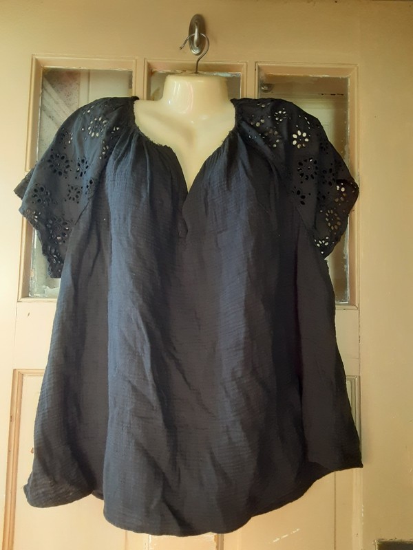 Philosophy Woman's Short Sleeve Top Size 2X    NEW WITH TAGS