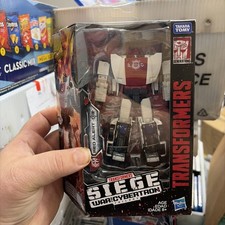 New Transformers RED ALERT Deluxe Class Siege War For Cybertron Trilogy Figure