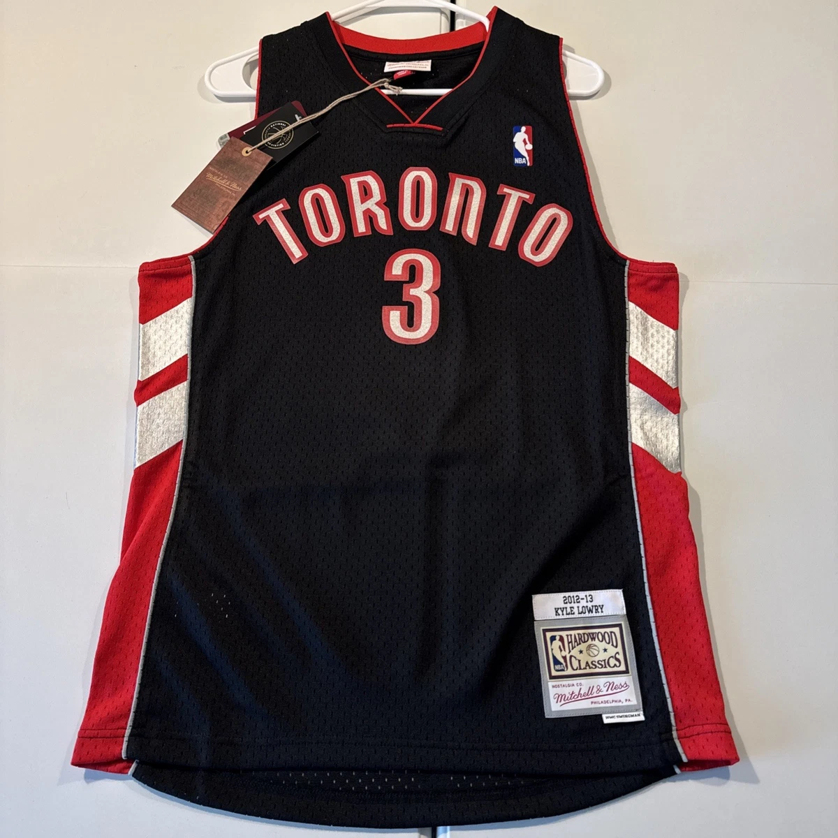 Mitchell & Ness Size M Toronto Raptors NBA Fan Apparel & Souvenirs