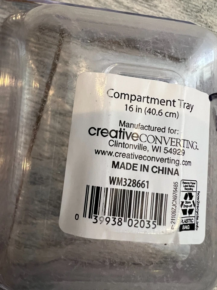 NWT Set of 2 Creative Converting 4 compartment Serving Trays Clear Tray Storage - Image 4 of 4