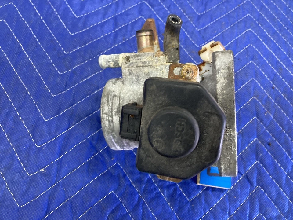 BMW 318i 325i E30 1984-1991 admisión de carrocería del acelerador 1285330 OEM #2690M Foto 3 de 4