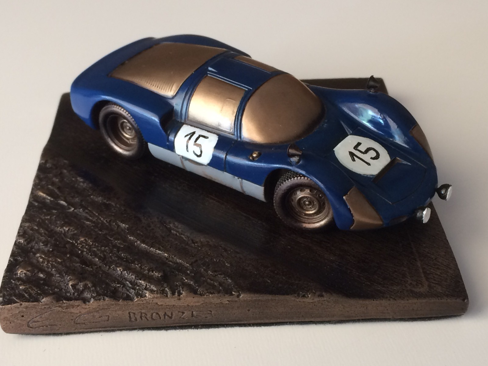 Porsche 906 bronze 1966 écurie Daytona sculpture automobile luxe 1/43