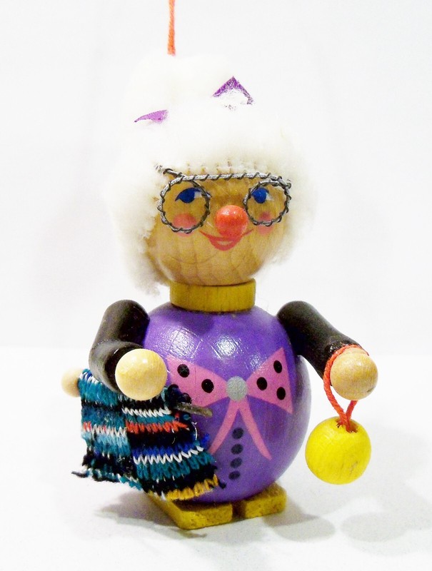 Steinbach West Germany Oma Grandma Granny Knitting #Z 523 Wooden Wood Ornament