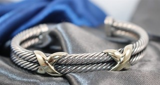 David Yurman Sterlingsilber & 14K Gelbgold bicolor Doppel X Kabel Manschette Armband