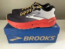 NEW Brooks runDisney Ghost Max 2 Mickey Mouse Women  s Running Shoes - Sz 8.5