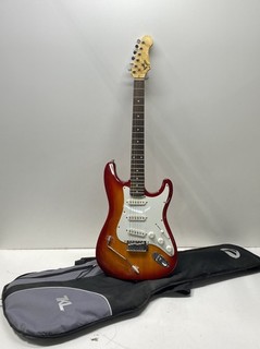 Chitarra elettrica Solo Guitars Strat Style 6 corde SSS Sunburst con borsa gig