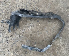 MERCEDES-BENZ S CLASS W221 N/S LEFT SIDE HEADLIGHT SUPPORT BRACKET A2048173420