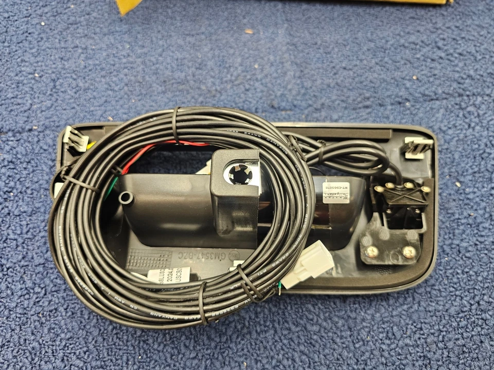 Câmera de backup Master Tailgaters MT-CSGS07B compatível com 07-13 Silverado/ Sierra - Imagem 2 de 4