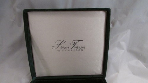 Set 4 Green Case Silver Treasures Godinger Cheese Knives Santa Christmas - Picture 3 of 7