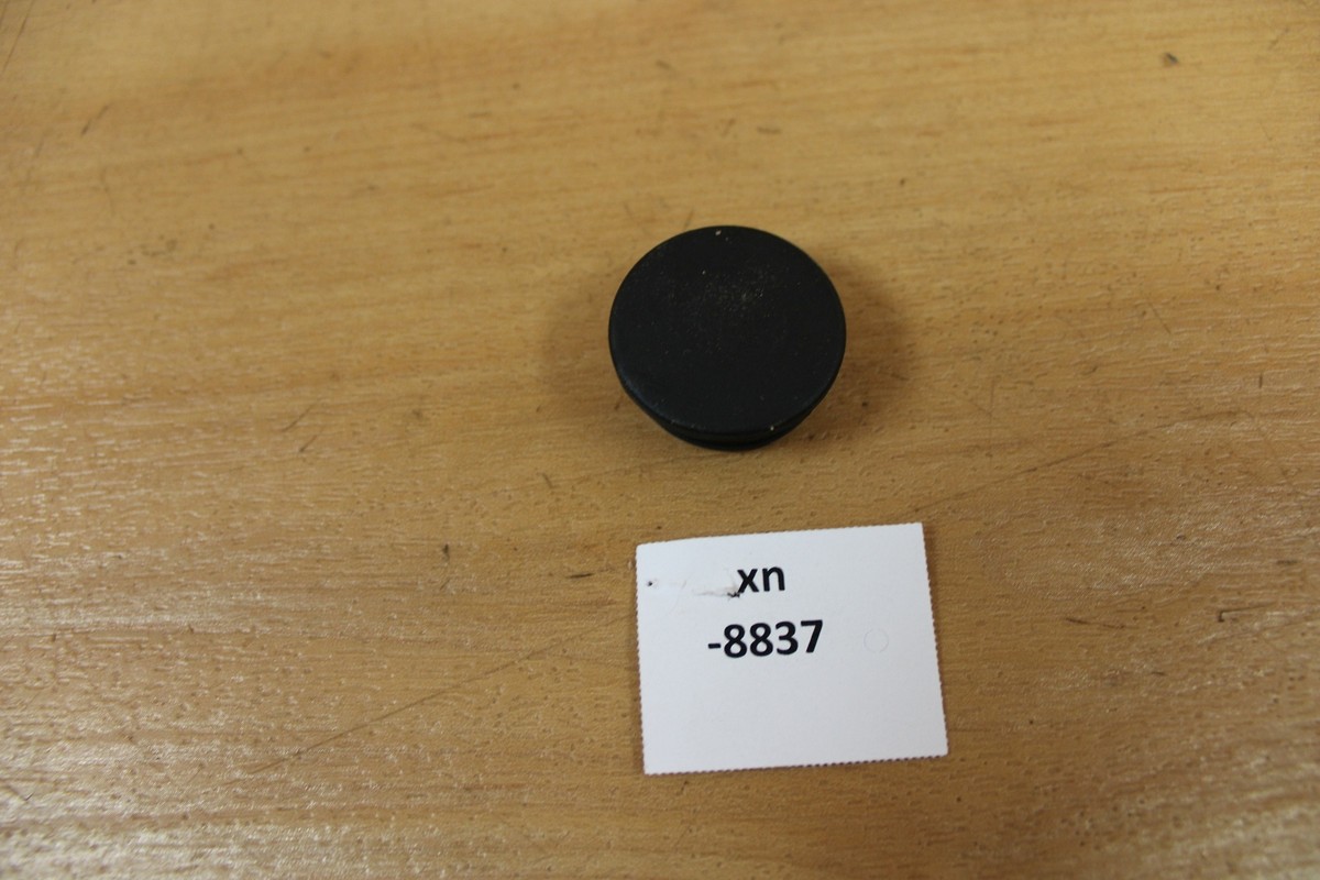 Suzuki 17136-20E00 Plug NOS NEU xn8837 | eBay Suzuki 17136-20E00 Plug NOS NEU xn8837 | eBay