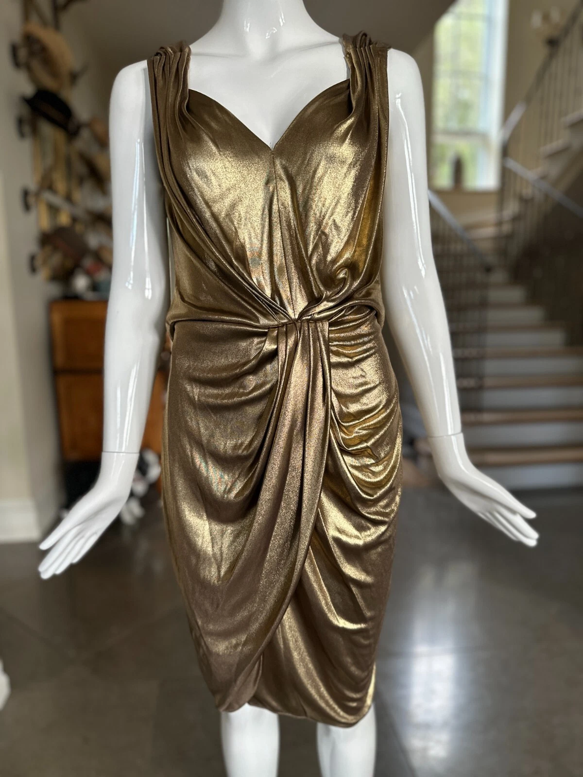 Abito da cocktail Moschino economico e chic metallizzato oro liquido drappeggiato 1991