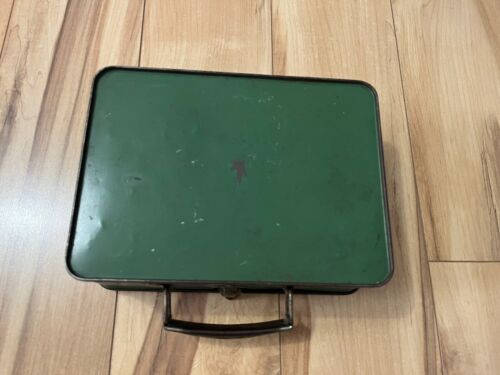 CAJA DE ALMUERZO ESCOLAR DE HOJALATA VINTAGE 1960 con ventilación lateral verde - Imagen 7 de 10