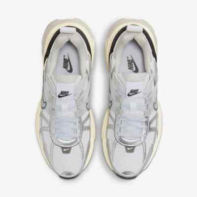 ★NIKE★V2K Run Summit White llic Silve★送料・関税込★ Nike Women's V2K Run Summit White Metallic Silver Shoes