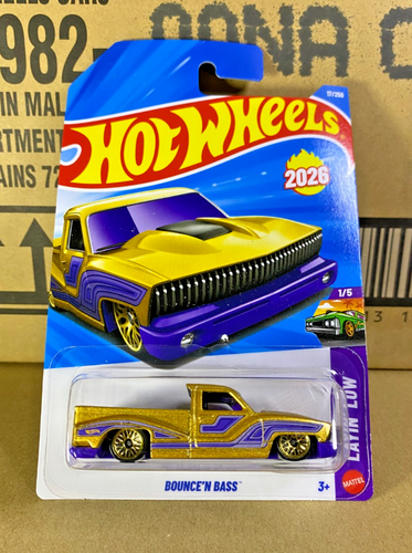 Hot Wheels 2026 LAYIN' LOW Bounce'N Bass 1/5 - Dorato - Pickup Scala 1:64