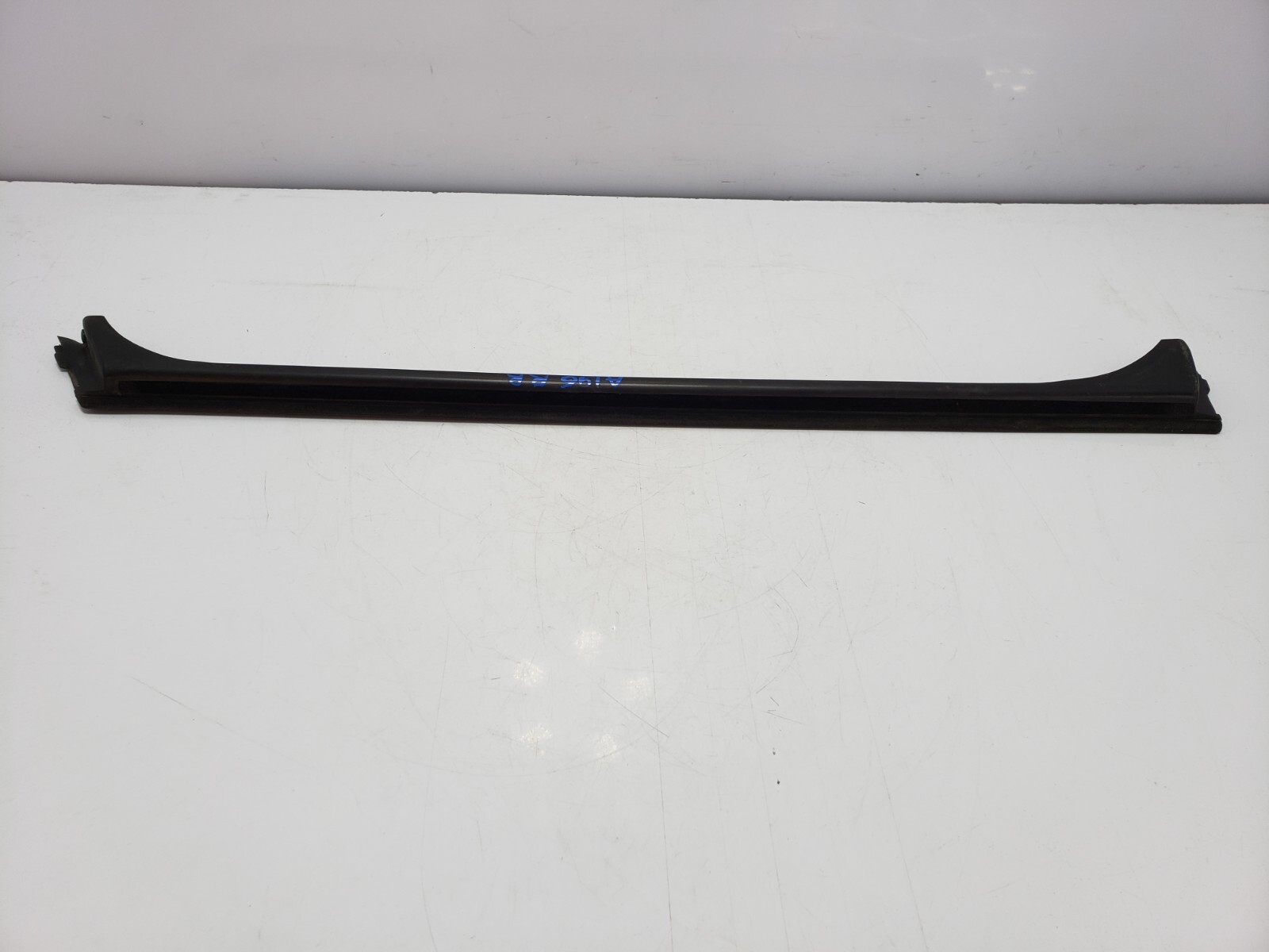 ✅ 10-14 OEM Rolls Royce Ghost RR4 Rear Right Passenger Door Window Upper Seal