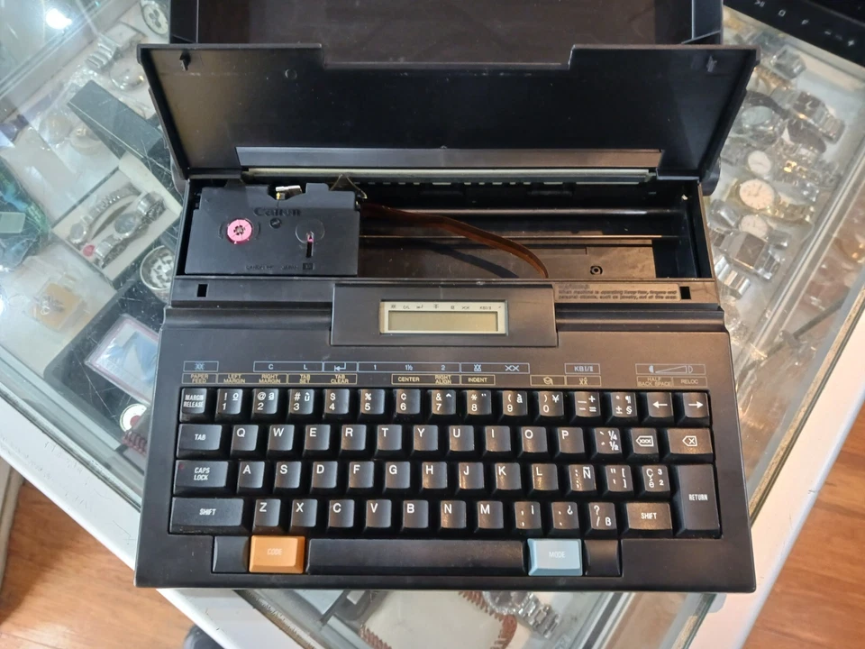 Canon Typestar 10 , Portable Electronic Typewriter , Vintage  Untested - Image 3 of 4
