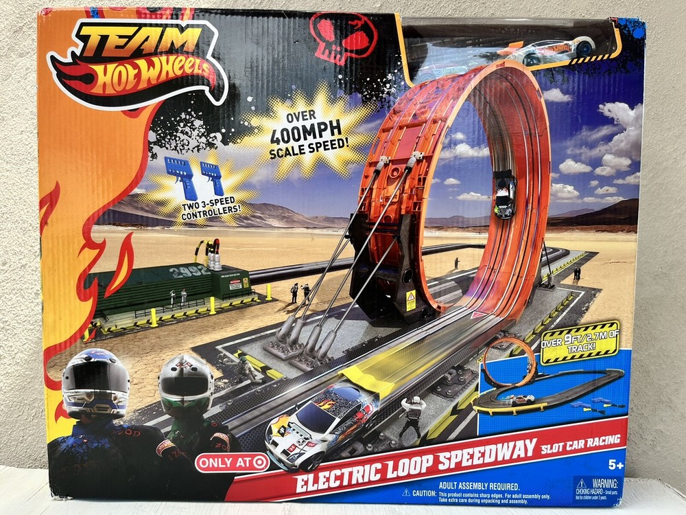 NEW Team Hot Wheels Electric Loop Speedway Slot Car Racing Sealed 2011