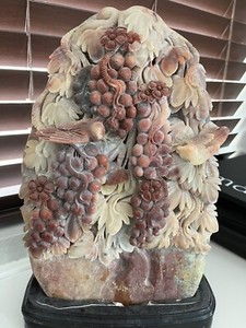 China Natural Shoushan Stone Vines grape Statue