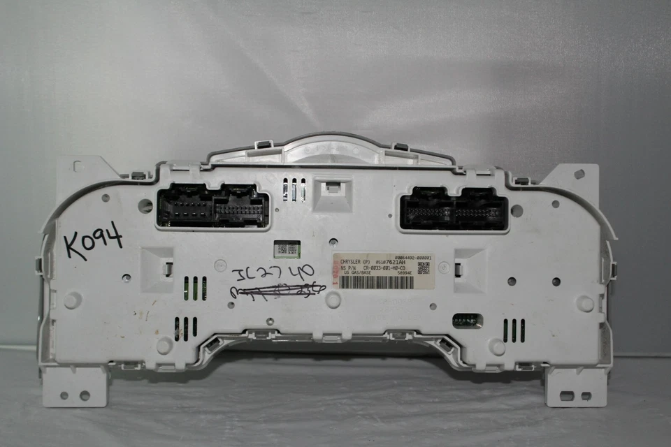 Cuadro de instrumentos velocímetro medidores 06 07 08 Chrysler PT Cruiser 30.341 millas Foto 2 de 4