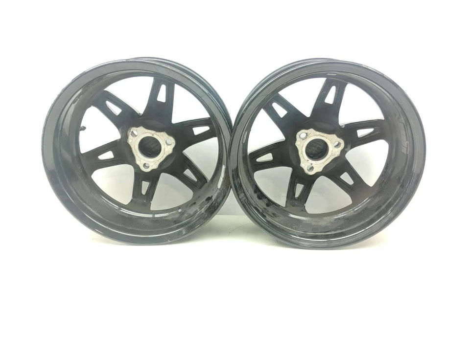 08-12 Can Am Spyder Roadster RS LLANTAS DELANTERAS RECTAS 15X7,00 Foto 3 de 4