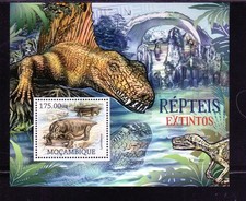 MOZAMBIQUE #2598 2012 EXTINCT REPTILES MINT VF NH O.G S/S