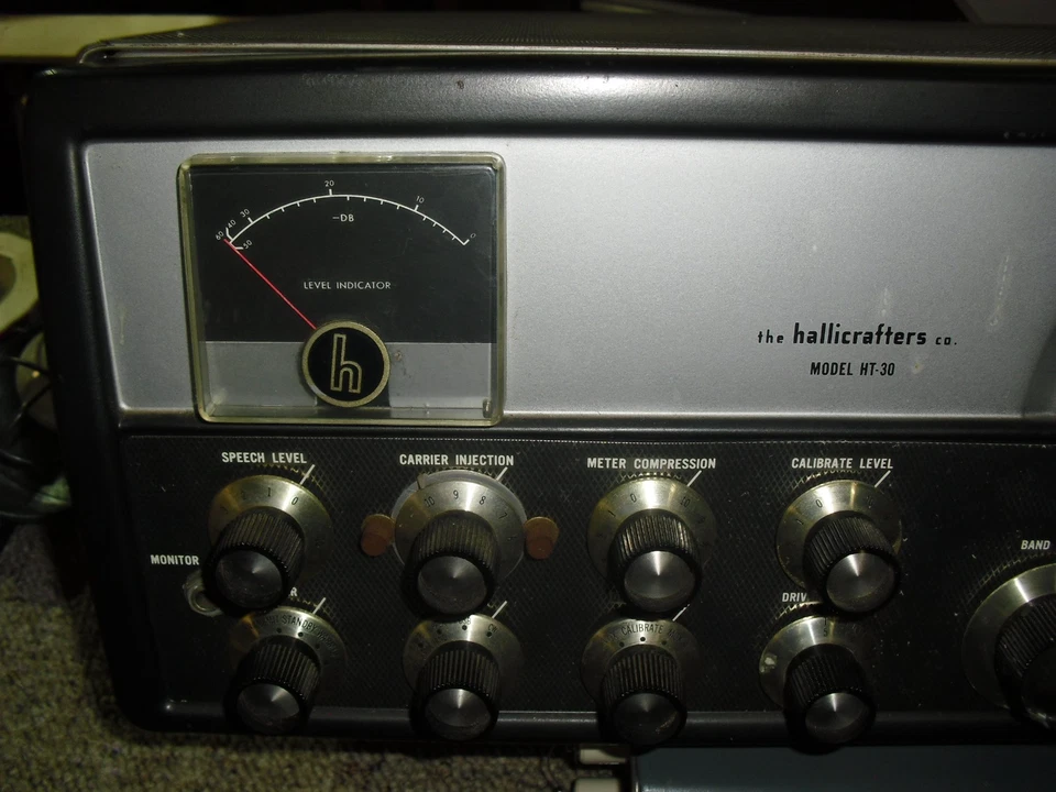 Hallicrafters HT-30 necesita cable tiene ventilador opcional funciona muy bien extremadamente raro Foto 3 de 4