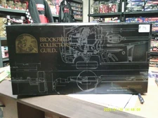 Brookfield Collectors Guild 1:24 Tony Stewart Crew Cab, Enclosed Trailer, Car