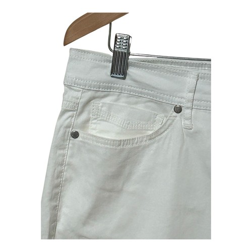 Bandolino Womens Amelia Shorts 10 White 6" Inseam Hi-Rise 5 Pocket Classic Beach - Picture 7 of 16