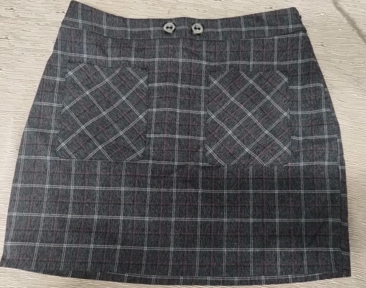 Grey Plaid Skirt Size 10 with Front Pockets and Side Zip