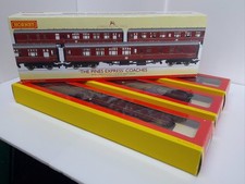 Hornby R4229 The Pines Express Complete 3-Coach Set