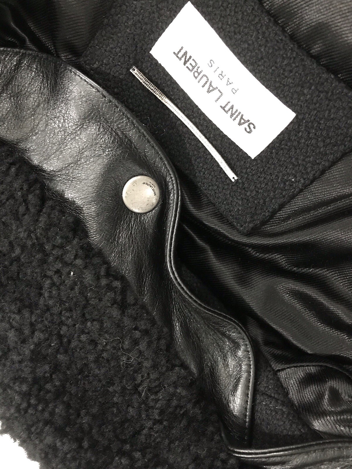 Giacca da uomo Saint Laurent maniche in pelle. 52 42. $3650