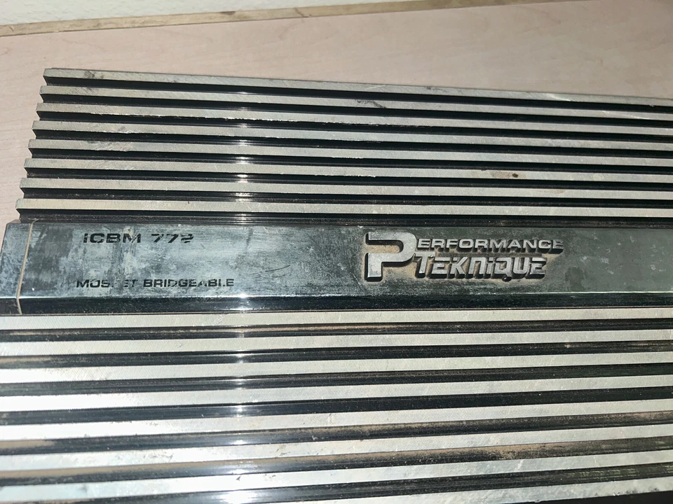 Performance Teknique 800w, 2 Channel Bridgeable Mosfet Amplifier Model ICBM-772 - Image 2 of 4