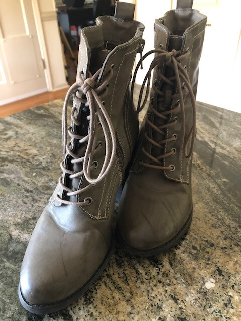Womens Sz 9 Brown/Beige Ankle Boots Heels. Front Ties w/Side Zippers. Versatile.