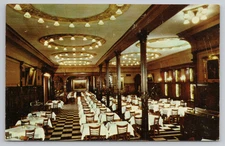 Postcard Interior View of Henrici's Restaurant in Chicago, IL.