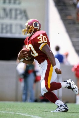 Brian Mitchell Washington Redskins returns a kick off v the Tampa - Old Photo