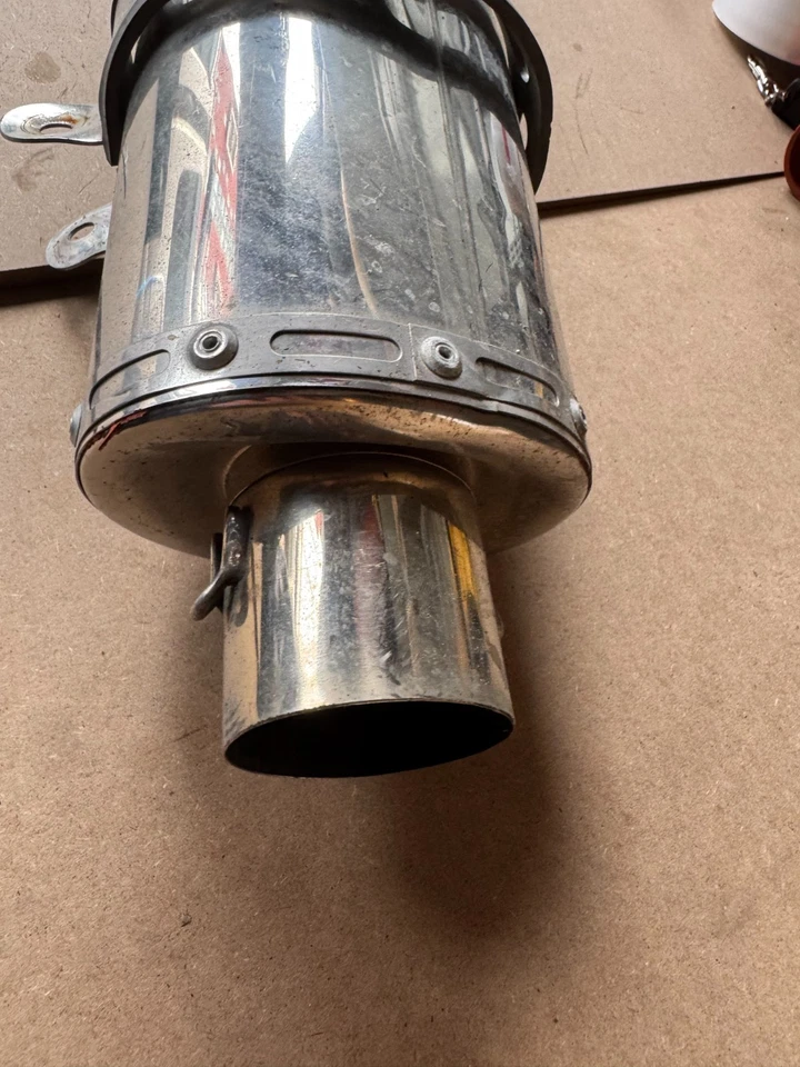 Suzuki GSXR GSXR600 GSXR 600 2001-2003 escape deslizante abollado Foto 3 de 4