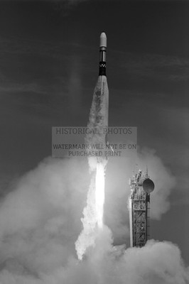 LUNAR ORBITER I LIFTOFF AUGUST 1966 4X6 POSTCARD PHOTO