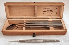 Luer Schmuckk&auml;stchen 4 Instrumente Chirugie Sehst&auml;rke Waschlanzen Serpette Deb