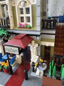 LEGO Creator Parisian Restaurant 10243 Complete Modular Buildings