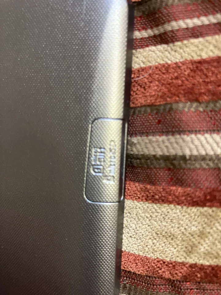 LG G Pad F 8.0 v495 Tablet -16GB (WiFi + Cellular) AT&T Unlocked/reset - Image 3 of 4