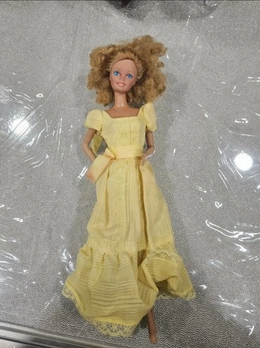 DRESSED BARBIE DOLL VINTAGE 1981 MAGIC CURL 3856 NRFB MATTEL